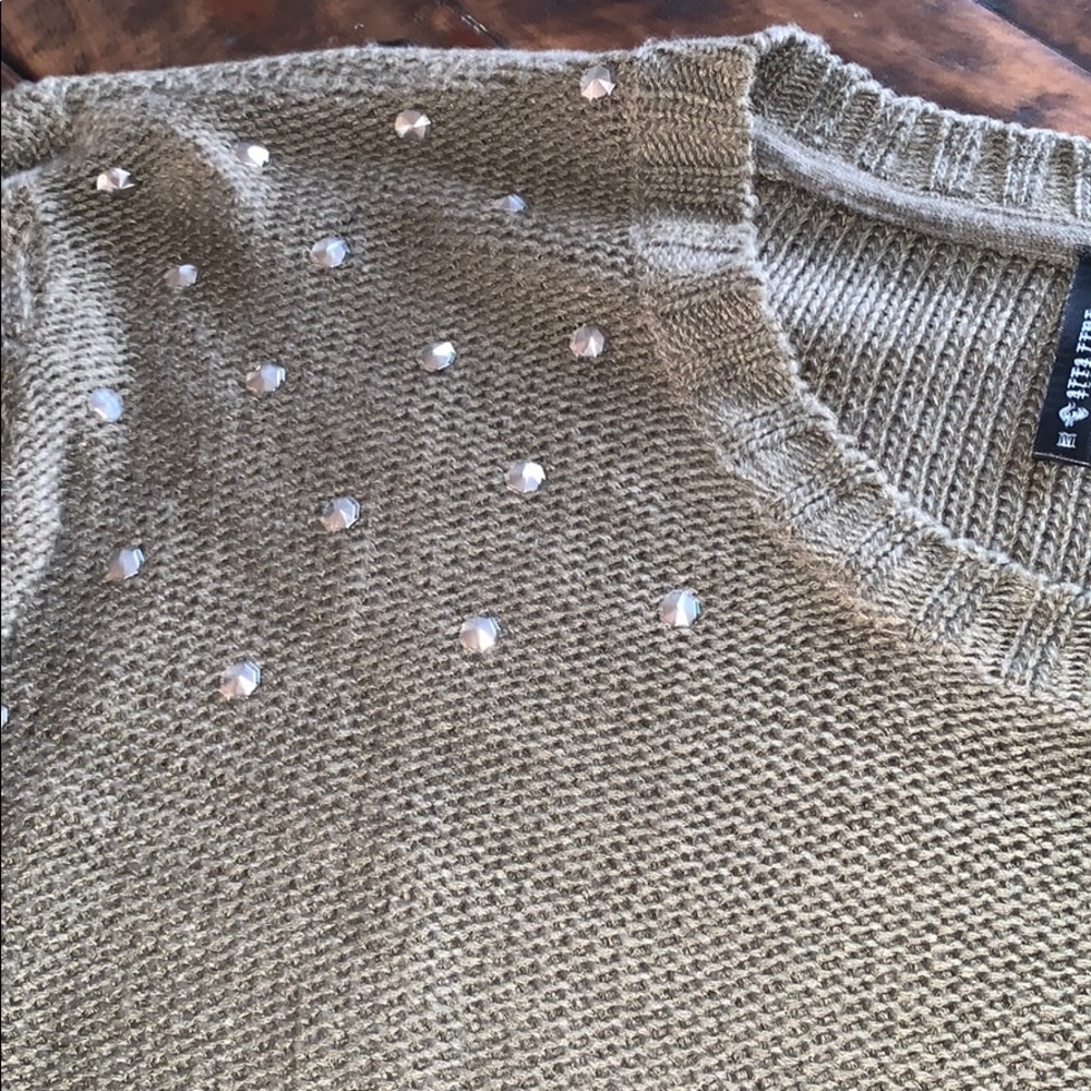 Sweater - Picture 3 of 3